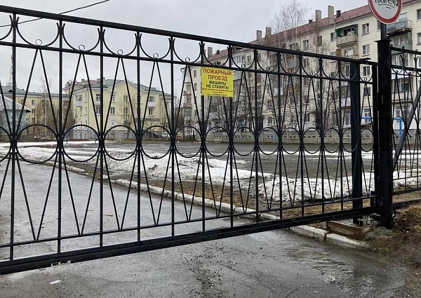 Изготовление и монтаж откатных ворот для школы № 23, г. Краснотурьинск