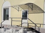Изготовление и монтаж кованого козырька для магазина, г. Краснотурьинск