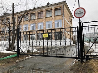 Изготовление и монтаж откатных ворот для школы № 23, г. Краснотурьинск