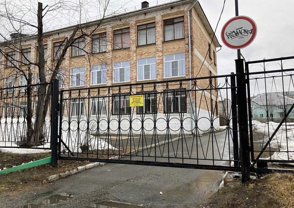 Изготовление и монтаж откатных ворот для школы № 23, г. Краснотурьинск