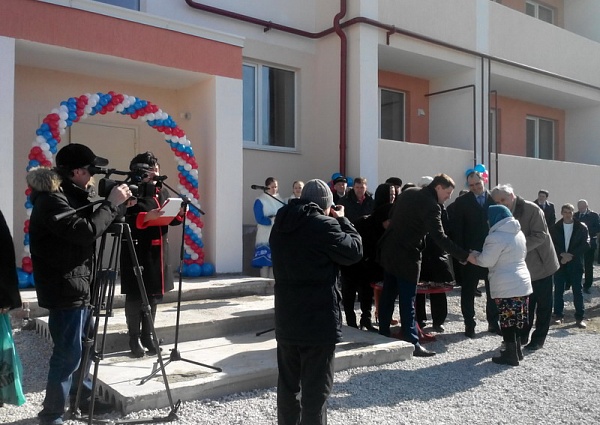 Оформление шарами , сдача дома г. Карпинск, ул. Мира,30