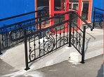 Изготовление и монтаж кованых перил для ТК Столичный, Краснотурьинск
