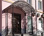Изготовление и монтаж кованого крыльца и козырька для клиники  стоматологии и косметологии "Центральная", г.Краснотурьинск