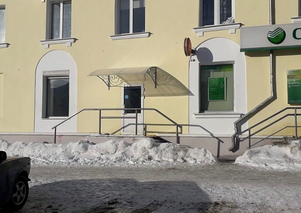 Изготовление и монтаж кованого козырька для магазина, г. Краснотурьинск