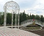 Кованные мост и ротонда в парк