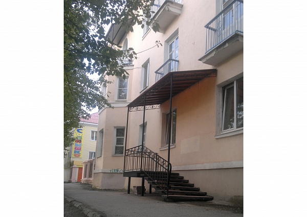 козырек с покрытием сотовым поликарбонатом, Карпинск