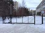 Изготовление и монтаж откатных ворот и калитки из 3Д сетки для школы №19, г. Краснотурьинск