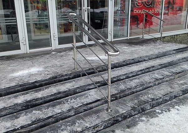 Изготовление и монтаж поручней из нержавеющей стали в городе Серов