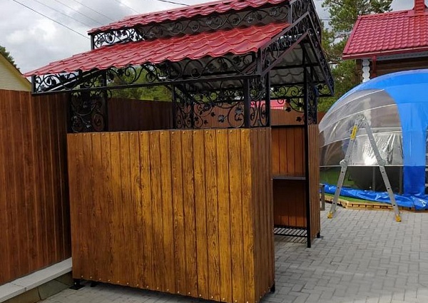 Изготовление и монтаж кованой зоны для барбекю