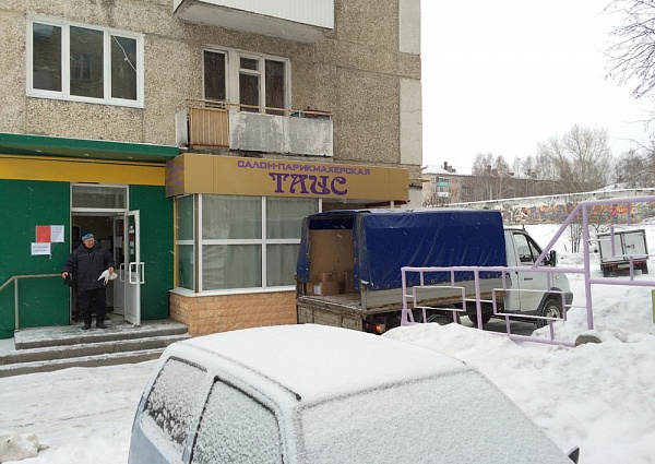Изготовление и монтаж вывески парикмахерской "Таис" г. Серов